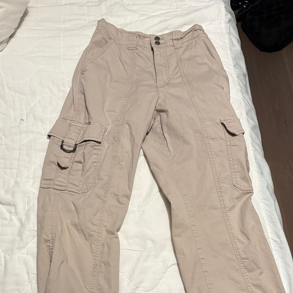 Garage Women’s Light Khaki Cargo Pants